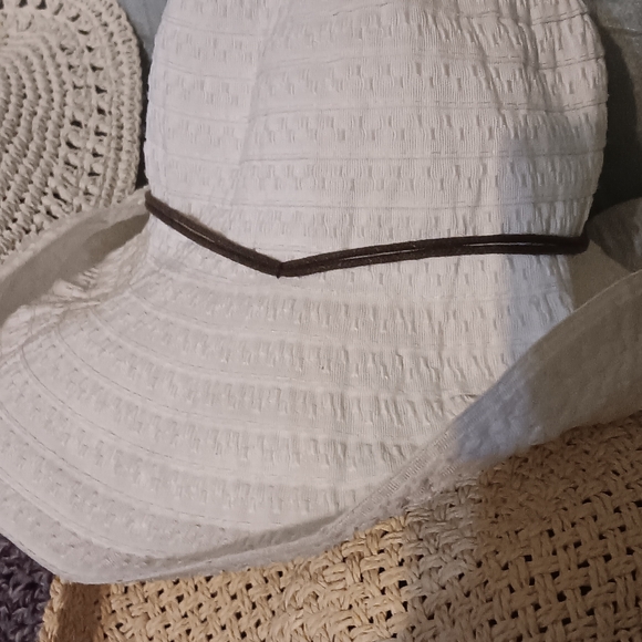 Stylish (6) Crochet Sun Hats Bundle - Picture 11 of 13